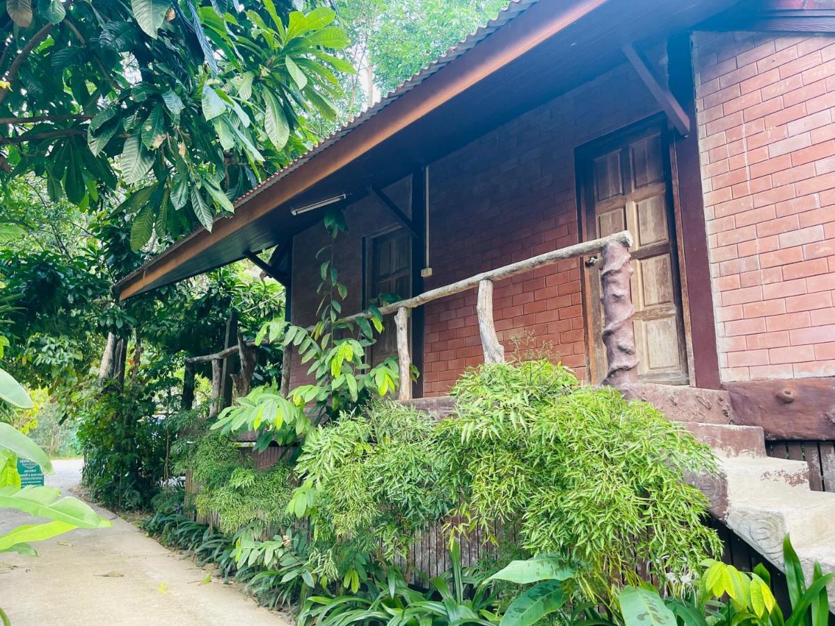 Khaosok Monkeys & River Camps Khao Sok National Park Exterior photo