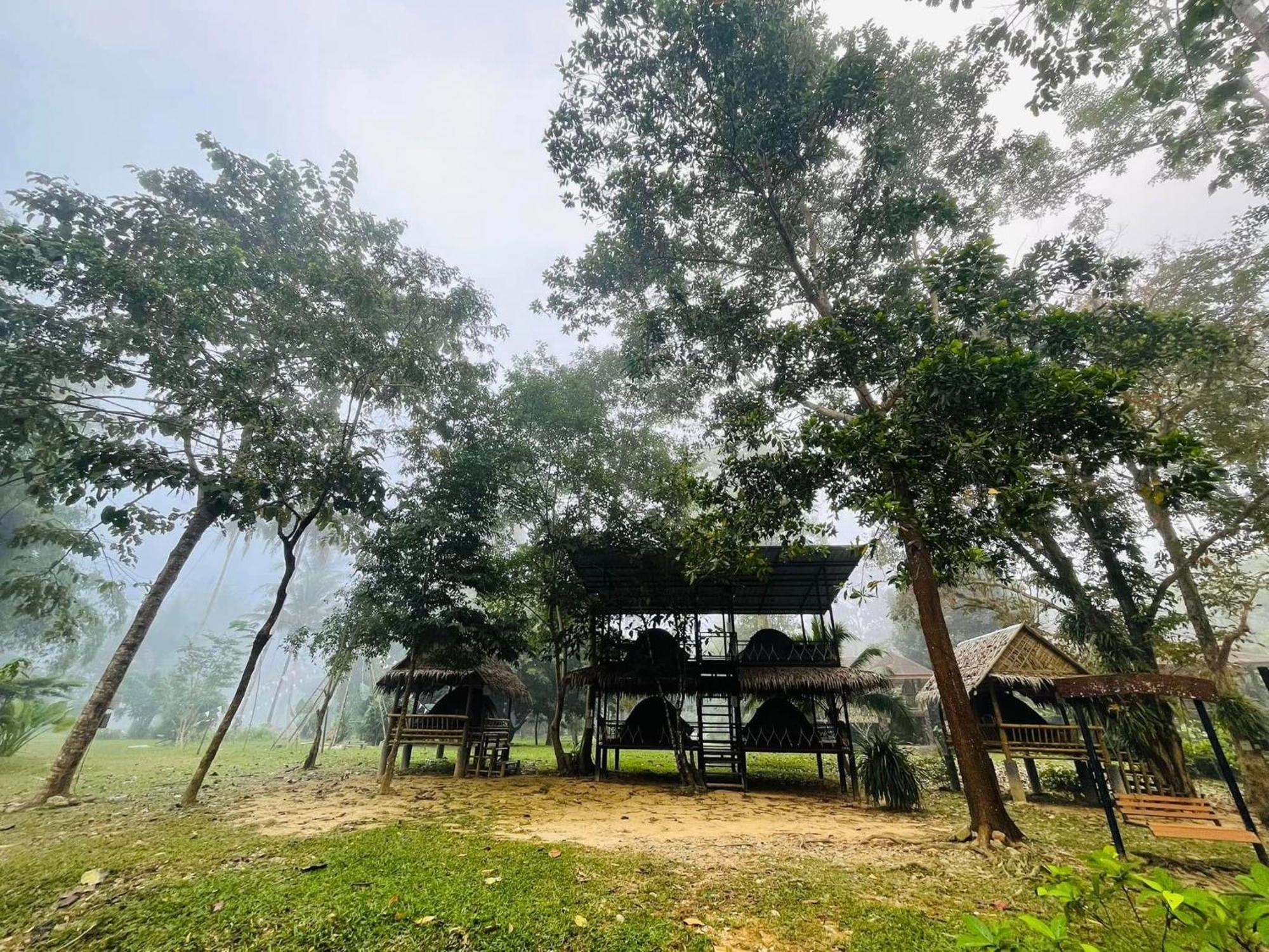 Khaosok Monkeys & River Camps Khao Sok National Park Exterior photo